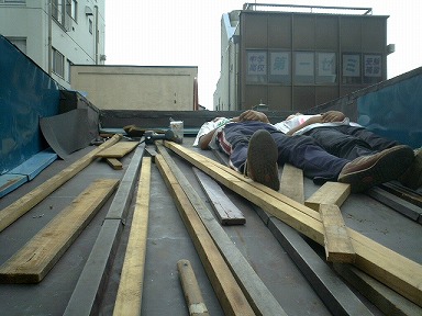 おーぃ、お茶がー