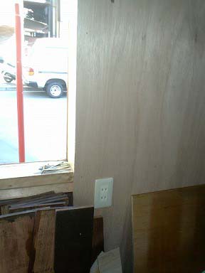 正面側のコンセント